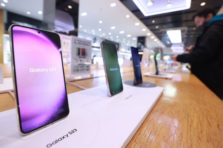 '갤S23' 효과…삼성 스마트폰 영업익 전년比 3.1%↑