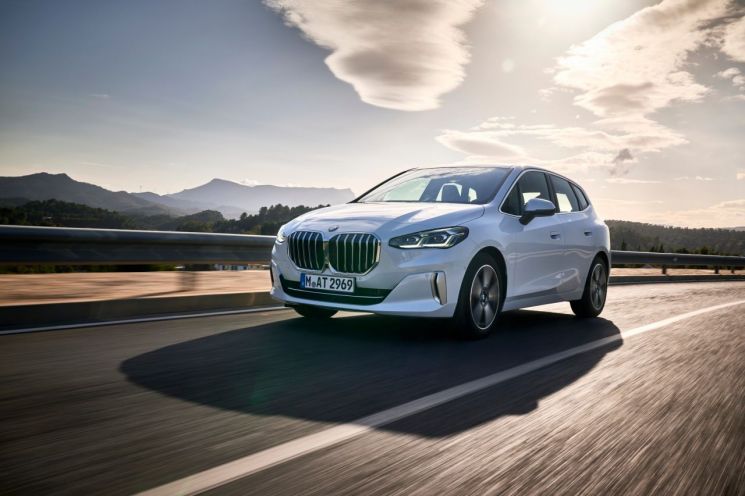 BMW, 220i 액티브 투어러 가솔린 모델 출시
