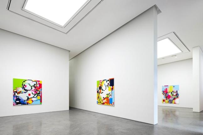 Cody Choi_HELLO KITTY Database Painting Totem + NFT. 전시 전경 [사진제공 = PKM갤러리]