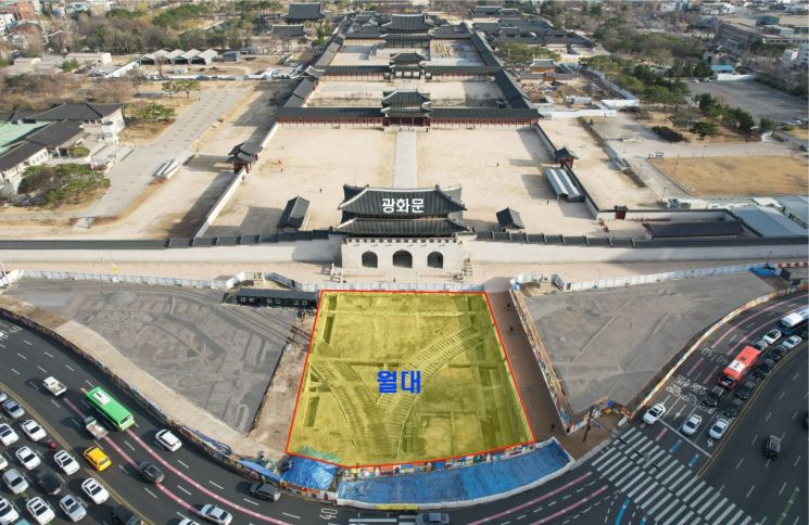 궁궐과 백성 연결한 월대, 100년 만에 옛 모습 그대로