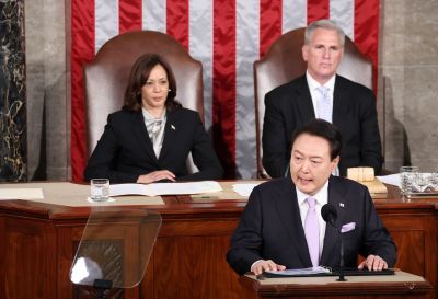 미국을 국빈 방문 중인 윤석열 대통령이 27일(현지시간) 워싱턴DC 국회의사당에서 열린 미 상·하원 합동회의에서 연설하고 있다. [이미지출처=연합뉴스]