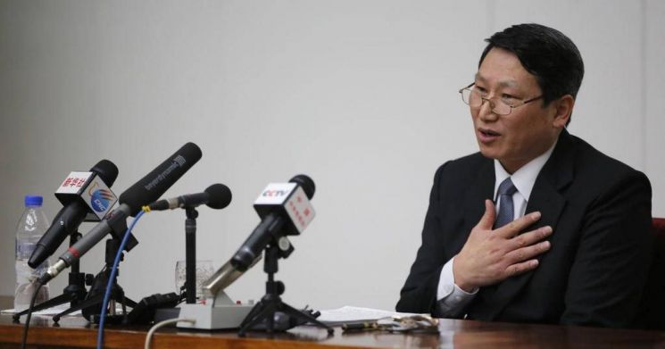 2013년 10월 탈북민을 도우며 선교활동을 하다 북한에 억류된 김정욱 선교사