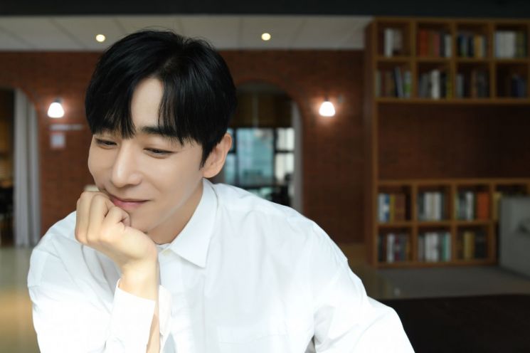 [온더레코드]진이한의 제2막 "연기도 연애도 절실해요"