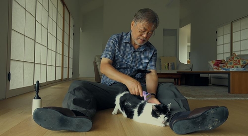 "이재명 지지자가 만든 문재인 다큐?" 정작 문파는 불매 움직임