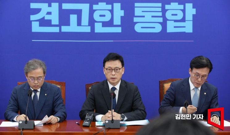 박광온 더불어민주당 원내대표가 2일 국회에서 열린 원내대책회의에서 발언하고 있다. 사진=김현민 기자 kimhyun81@