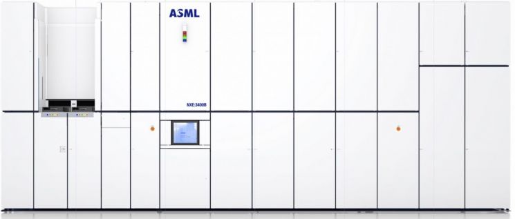 ASML의 극자외선 포토 리소그라피 장비. 대당 5000억원에 달하는 몸 값을 자랑한다. 사진=ASML 홈페이지