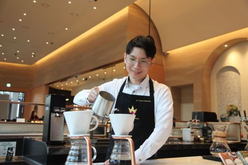 스타벅스 코리아, 올해 커피대사에 장광열 바리스타