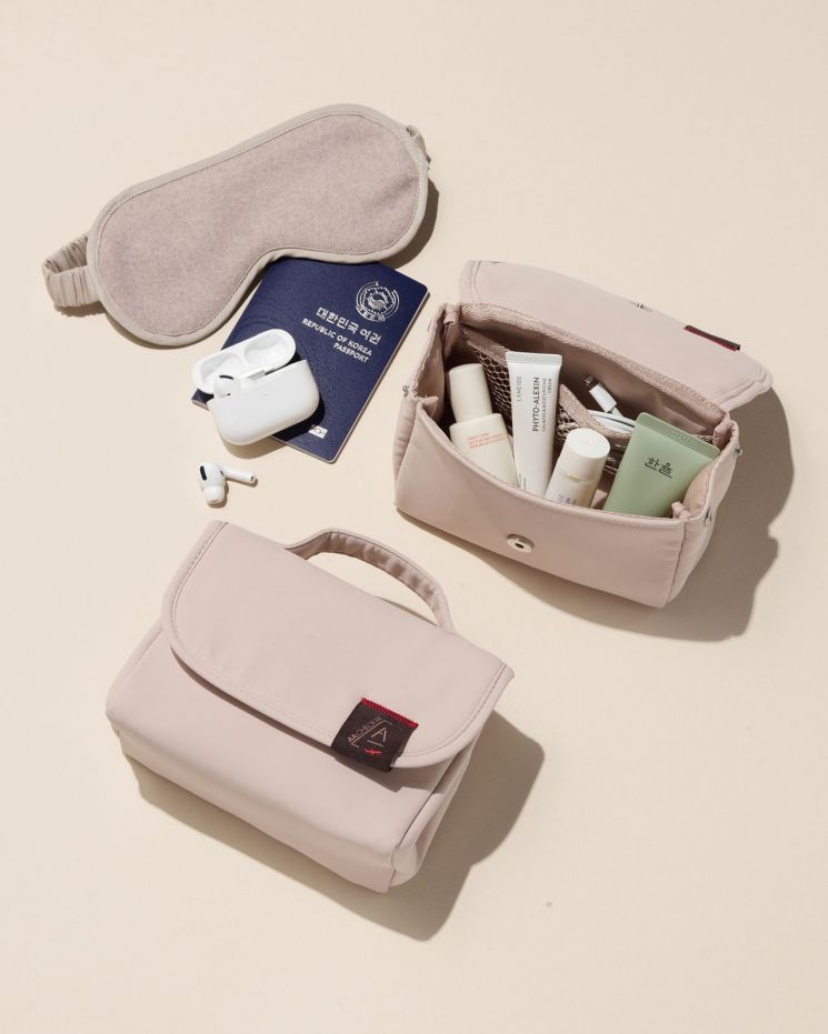 아시아나항공, 아모레와 이벤트…"화장품 구입하고 항공권 할인권 받으세요"