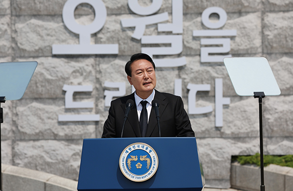 윤석열 대통령이 18일 오전 광주 북구 국립 5·18 민주묘지에서 열린 제42주년 5·18 광주민주화운동 기념식에서 기념사를 하고 있다. 사진제공=연합뉴스