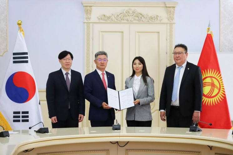 BC카드, 韓카드사 첫 키르기스스탄 진출…"1.3兆 디지털 결제 지원"