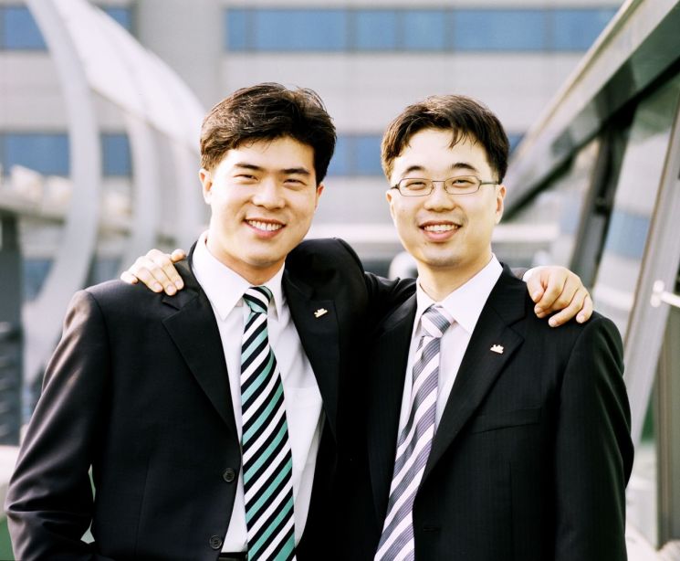 창업 초창기 김민국(왼쪽), 최준철 VIP자산운용 공동대표.