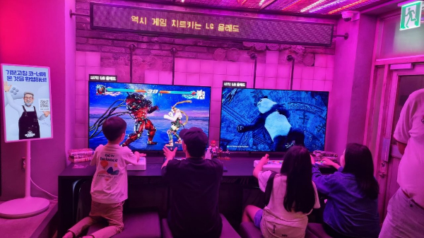 '자리 앉으려면 1시간은 기본'…주말에 3000명 몰리는 MZ 핫플