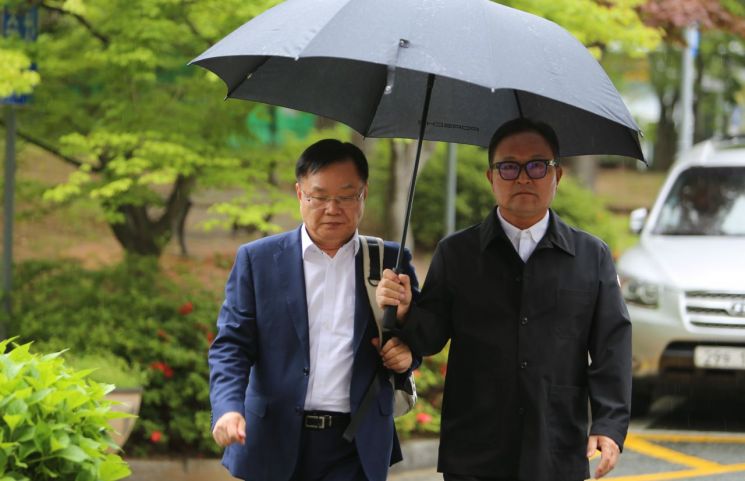 홍남표 창원시장 공판 진행 중 … 6시간 경과