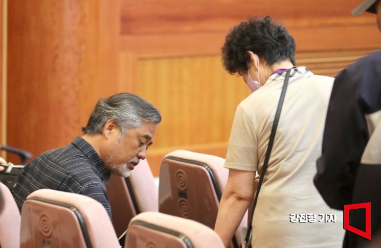 [포토]이상민 장관 탄핵심판 변론 방청 나선 이태원참사 유가족