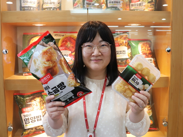 [유통핫피플]일본의 맛 그대로…대형마트 빵의 ‘변신’