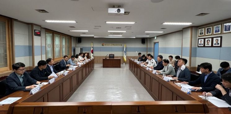 Die Verkehrssicherheits-Beratungsgruppe „Best One Team“ (BeST One-Team) der Verkehrssicherheitsbehörde Gyeongnam findet auf halbem Weg zu einer Inspektionssitzung statt. [사진제공=경남경찰청]