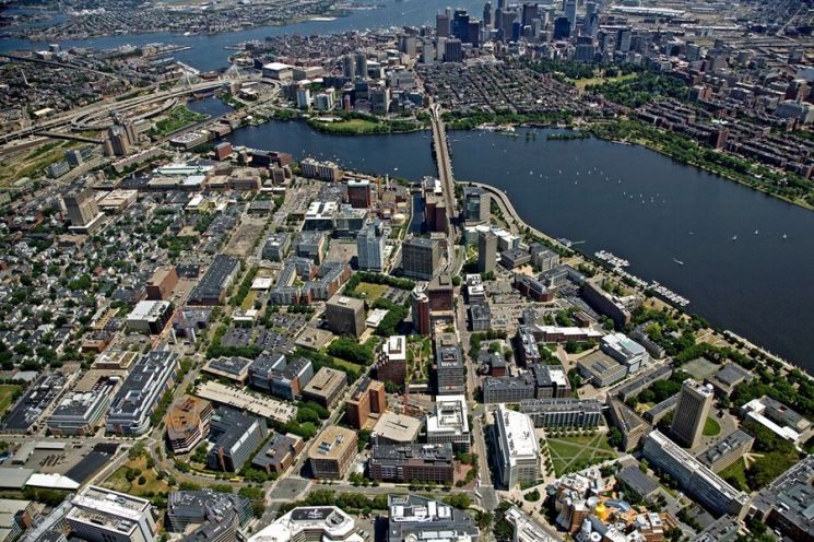 미국 동부 매사추세츠공과대(MIT)를 중심으로 형성된 켄달스퀘어 전경. 켄달스퀘어는 보스턴-케임브리지 바이오클러스터의 핵심 구역으로 지구상에서 가장 혁신적인 구역으로 손 꼽힌다. 사진=MIT