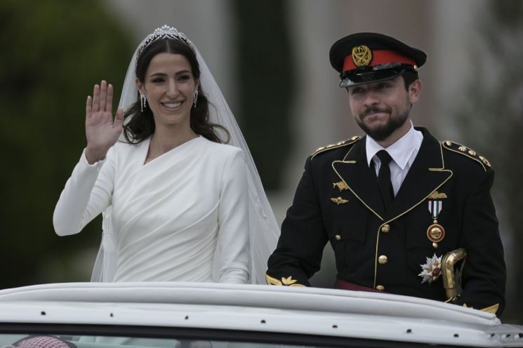 요르단 왕세자 초호화 결혼식…세계 왕실이 들썩였다