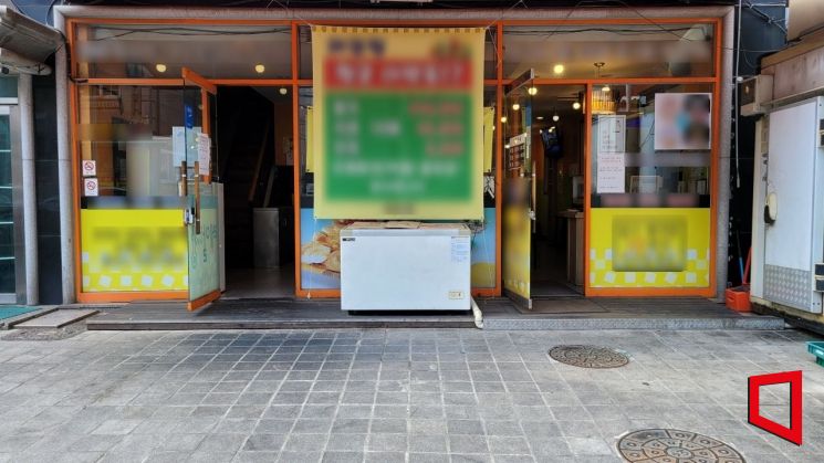 서울 동작구 노량진 컵밥거리 인근에 있는 한 뷔페식당. 사진=한승곤 기자