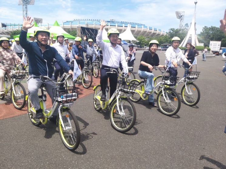 경남 창원특례시는 창원스포츠파크내 만남의 광장 일원에서  ‘2023 생활자전거타기 대행진’ 행사를 열었다.