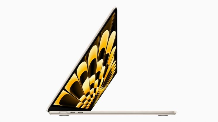 애플, '맥북 에어 15' 공개…"세계에서 가장 얇아"