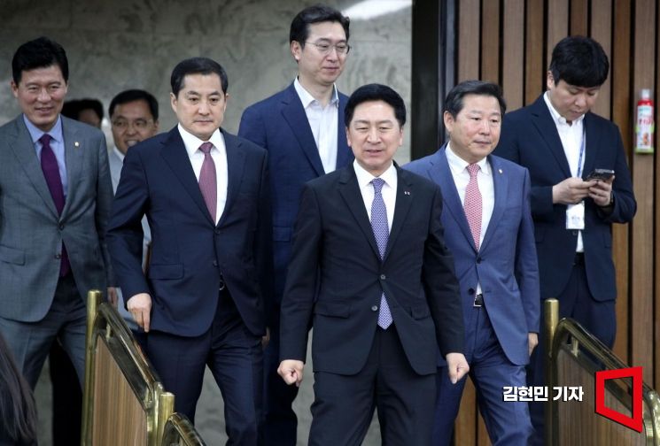 [포토] 국민의힘 확대당직자회의 참석하는 김기현