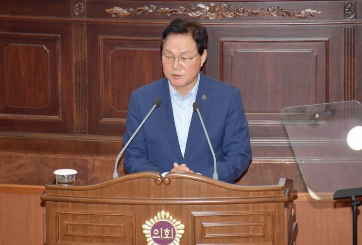박완수 경남도지사가 2023년도 제2회 추가경정예산안 제안을 설명하고 있다. [사진제공=경남도청]