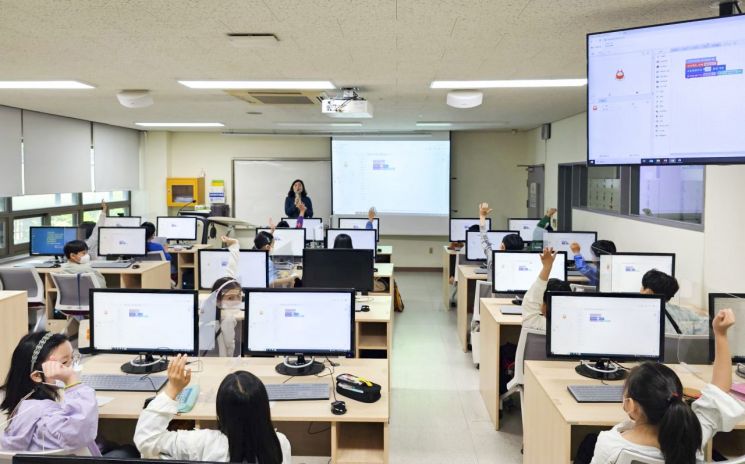 KT, 초등학생 AI 꿈나무 키운다 'AI와 예술융합'