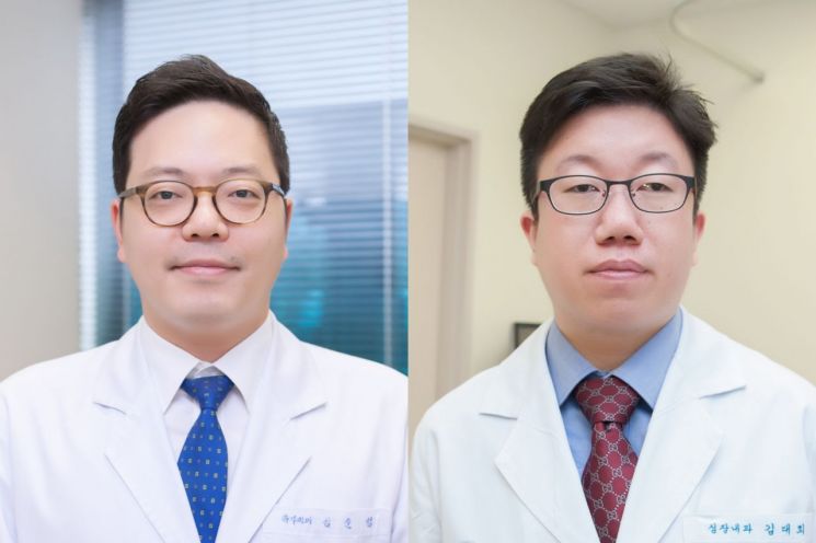서울아산병원 심장혈관흉부외과 김준범 교수(왼쪽), 심장내과 김대희 교수.