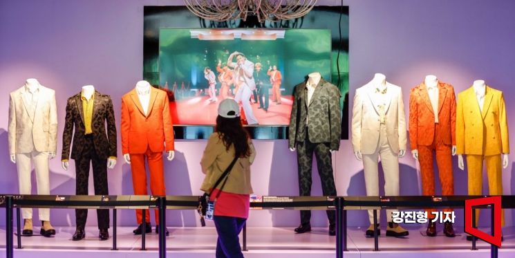 [포토]BTS 그래미어워즈 단독무대 다이너마이트 실착 공연의상 최초 공개 