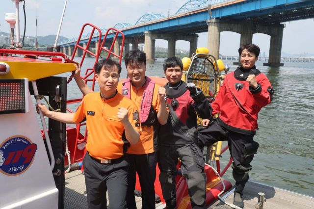 한강 반포 수난구조대 대원들. 왼쪽부터 권태진 소방위, 이병호, 박재욱, 김환주 소방장. 사진=허영한 기자 younghan@