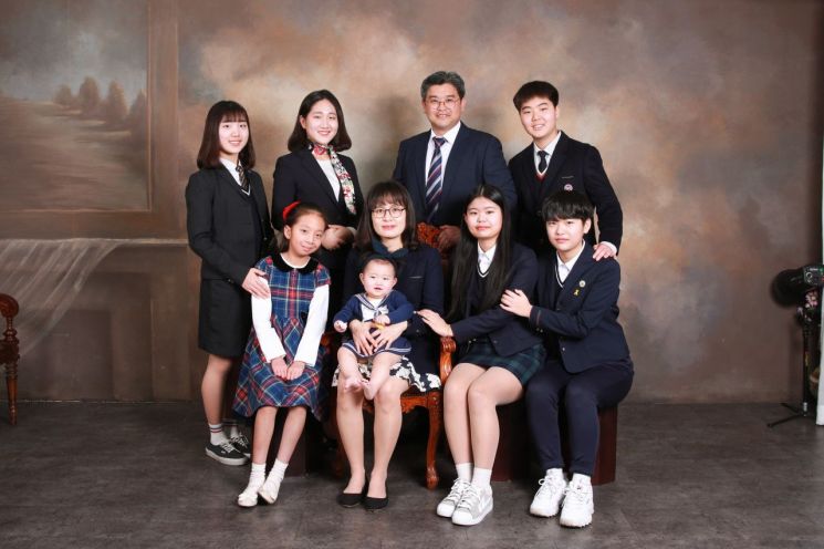 육군 3군수지원여단 소속 홍성만 상사의 가족