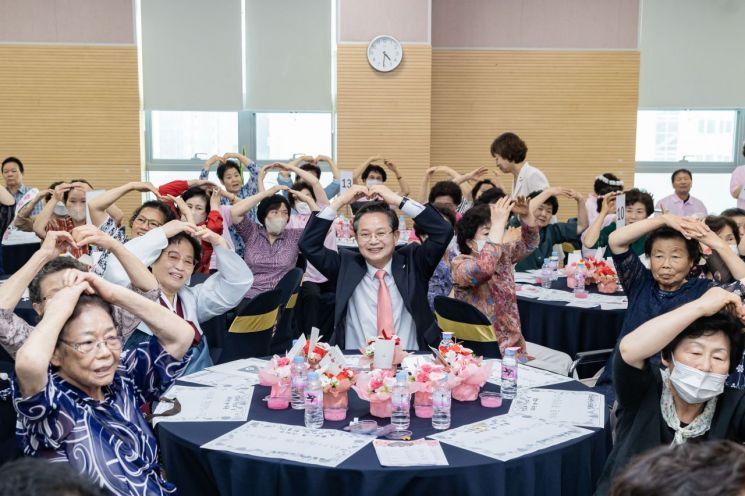  영등포구, 늘푸름학교 첫 동창회 열어