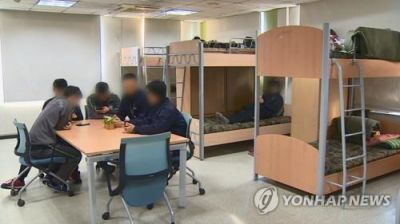 군대서 개선할 점 1위는 복지…"장마철에도 실외샤워장"