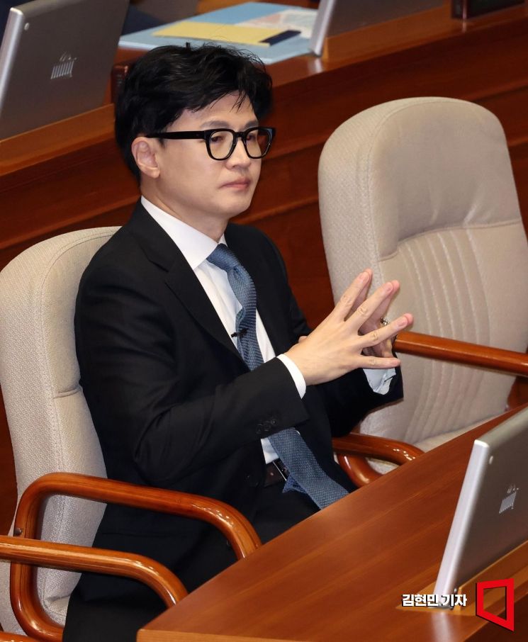 [포토] 교섭단체 대표 연설 참석한 한동훈 장관
