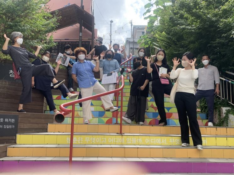 신스틸러 활동 모습.