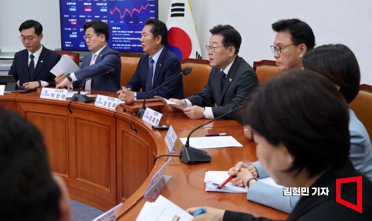 이재명 더불어민주당 대표가 21일 국회에서 열린 최고위원회의에서 발언하고 있다. 사진=김현민 기자 kimhyun81@