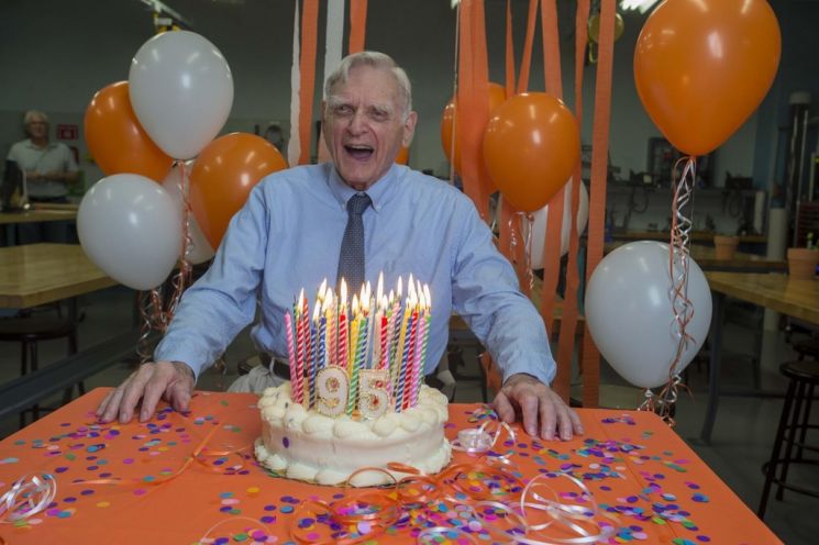 95세 생일 기념 사진. [이미지출처=텍사스대]