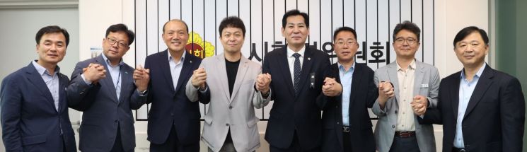 경기도가 27일 경기도의회, 경기도체육회, 경기주택도시공사와 체육사업 관련 위탁사무 이관에 적극 협력하기로 합의했다.