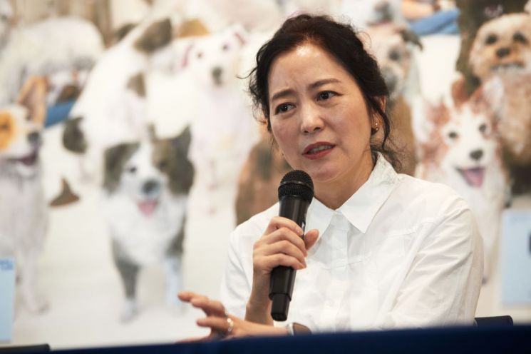 '백희나 그림책' 전 기자간담회에서 발언하는 백희나 작가. [사진제공 = 예술의전당]