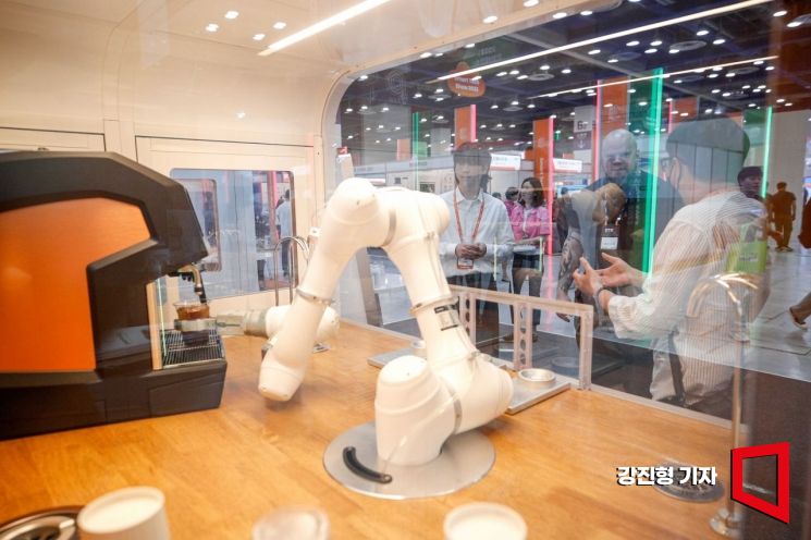 2030년까지 로봇 100만대 보급 …'3조원+α' 투자