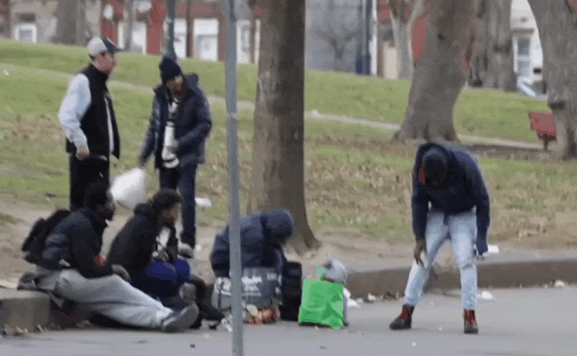 마약 넘쳐나는 美 좀비 거리…"주사기 직접 나눠준다"