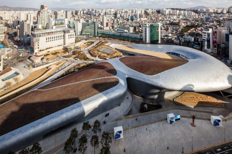 [하루만보]한양 도성 걸으며 서울 야경 즐겨요…동대문역사문화공원역