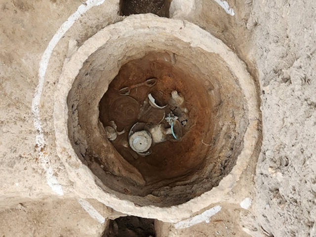 '몽골 침입에 급히 숨겼던 불교 유물'…경주서 무더기 발굴