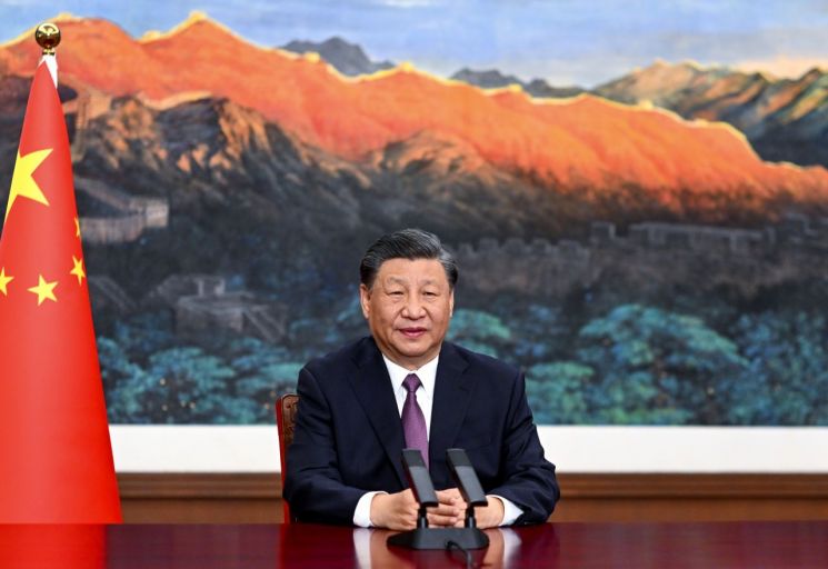 시진핑 중국 국가주석이 지난 25일 수도 베이징에서 제2회 유라시아 경제포럼에 화상으로 참석하고 있다. [이미지출처=연합뉴스]