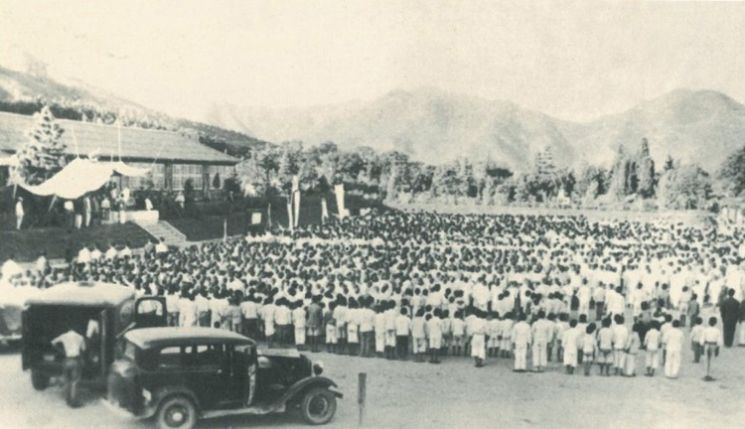1946년 9월 24일 함평초등학교 교정에서 백범김구선생이 강연하고 있다.   [사진제공=함평교육지원청]