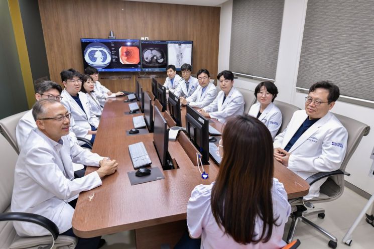 분당차병원 췌담도암 다학제팀이 치료계획을 설명하고 있다.[사진제공=분당차병원]