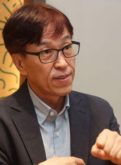 이상복 서강대 법학전문대학원 교수. 사진=허영한 기자 younghan@