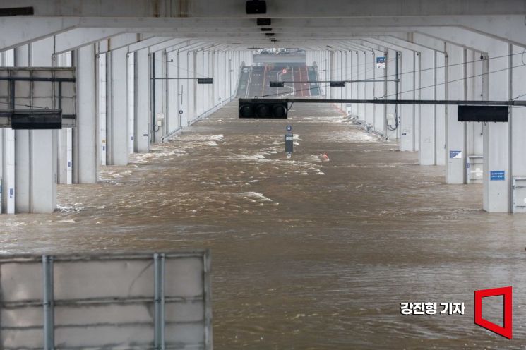 [뉴스속 그곳]창밖에 잠수교가 보인다