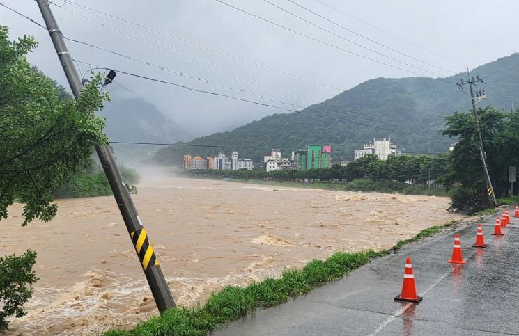 [날씨]모레까지 충청·전북·경북북부 내륙에 최대 300㎜ 폭우